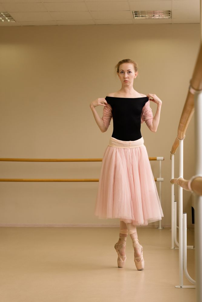 Ballet dancer standing on pointe