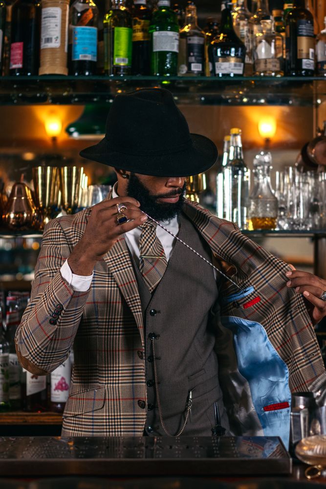 The elegance of mix: a bartender with attitude
