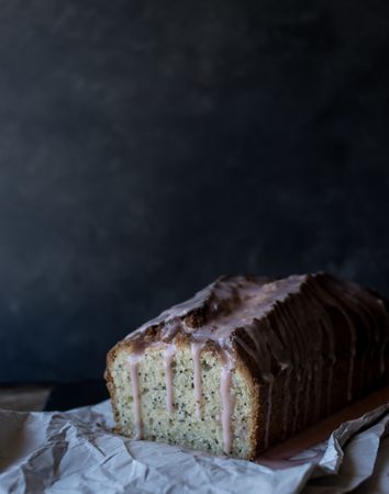 Delicious orange cake with poppy seeds and creme