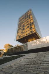 Multi storey building glass on the ground floor