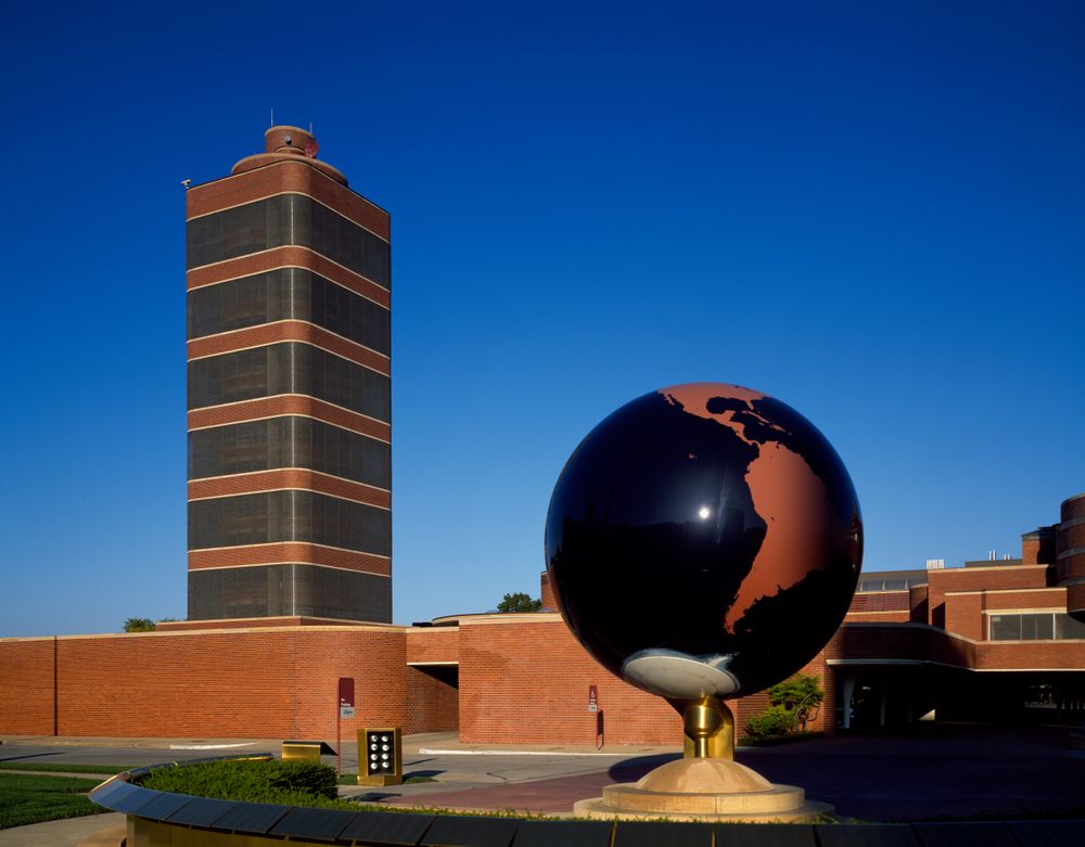 Building, globe, and grounds of the S.C. Johnson and Son headquarters building, Racine, Wisconsin