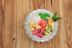 Shaved ice Asian dessert of fresh fruit and tapioca