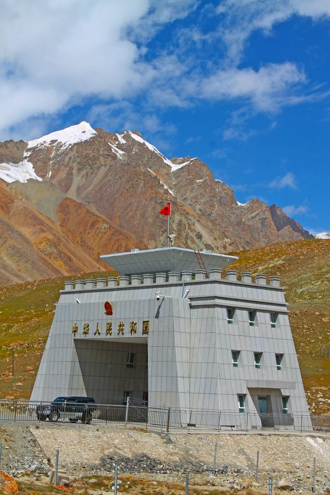 Khunjerab Pass border crossing between Pakistan and China