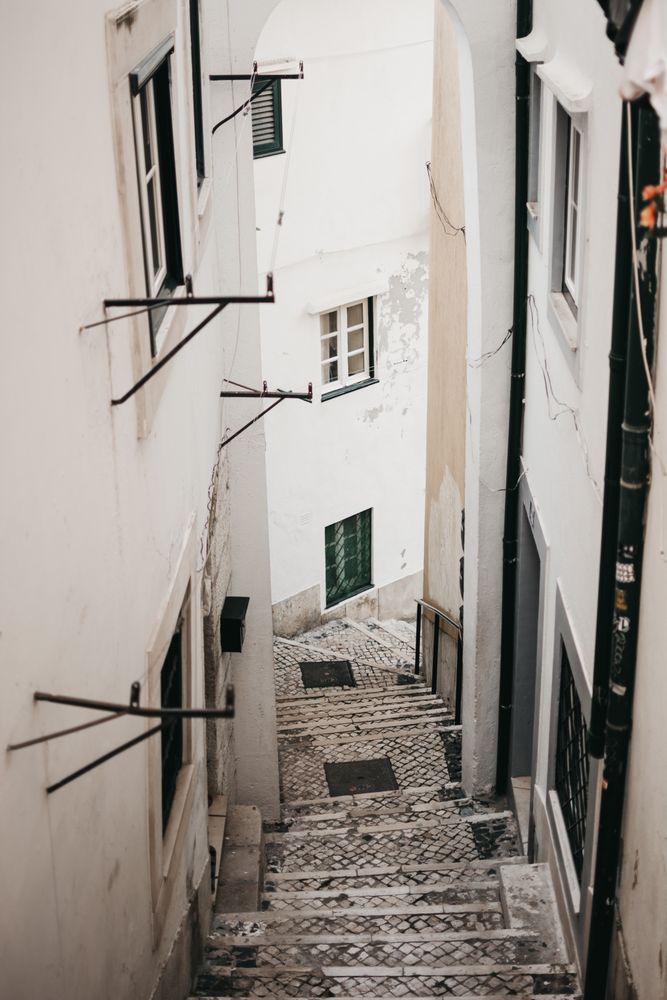 Narrow stairway between buildings