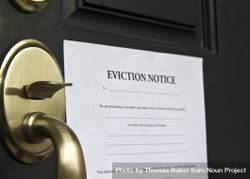 Eviction notice at front door bG7wab