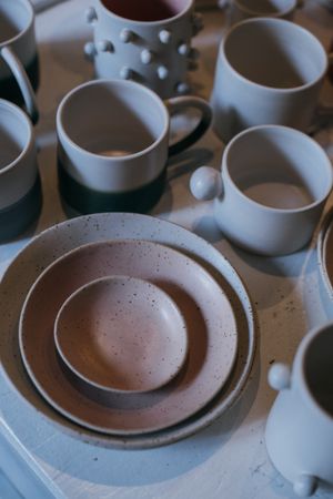 Handmade ceramic dinnerwear in neutral colors