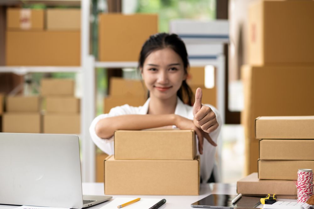 Online business, selling products online, parcel delivery, e-commerce.