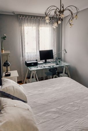 Double bedroom with home office