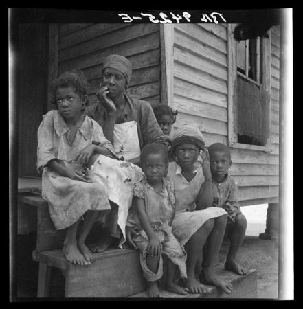 Turpentine worker's family near Cordele, Alabama, July 1936