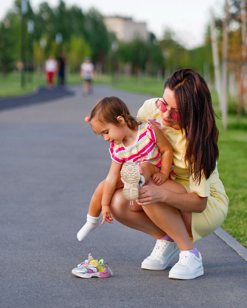 Toddler girl and mom