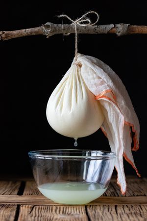 Process of traditional labneh preparation