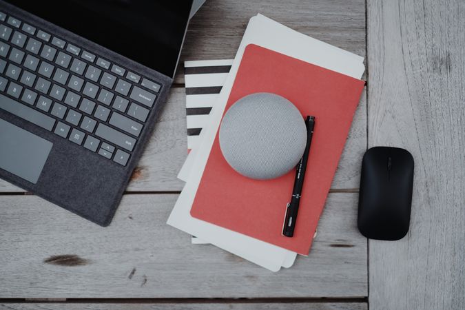 Remote working objects flatlay