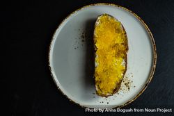 Yellow trout caviar on toast 426dE3