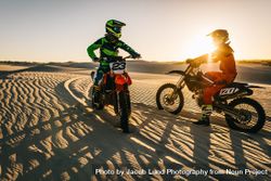 Riders practising off roading in desert 0vnVL0