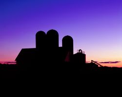 Silhouette of a barn near Bruce, Wisconsin 4d8Ea4