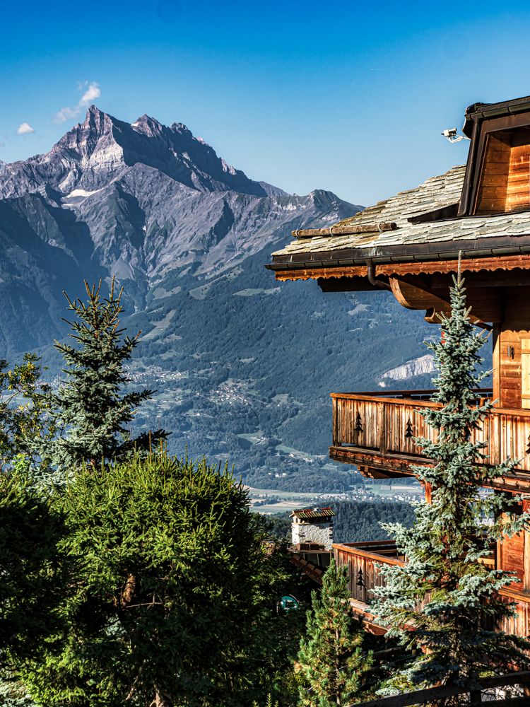 Alpine Swiss Village. Comfort and tranquility.