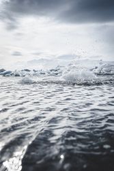 Cold gray waves in the North Atlantic ocean