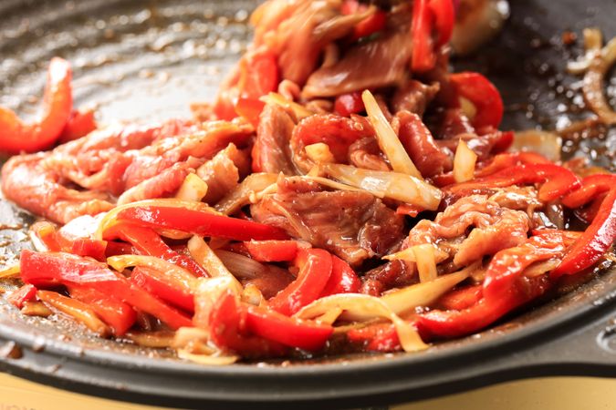 Stir Fry Beef Slice, Paprika, and Onion