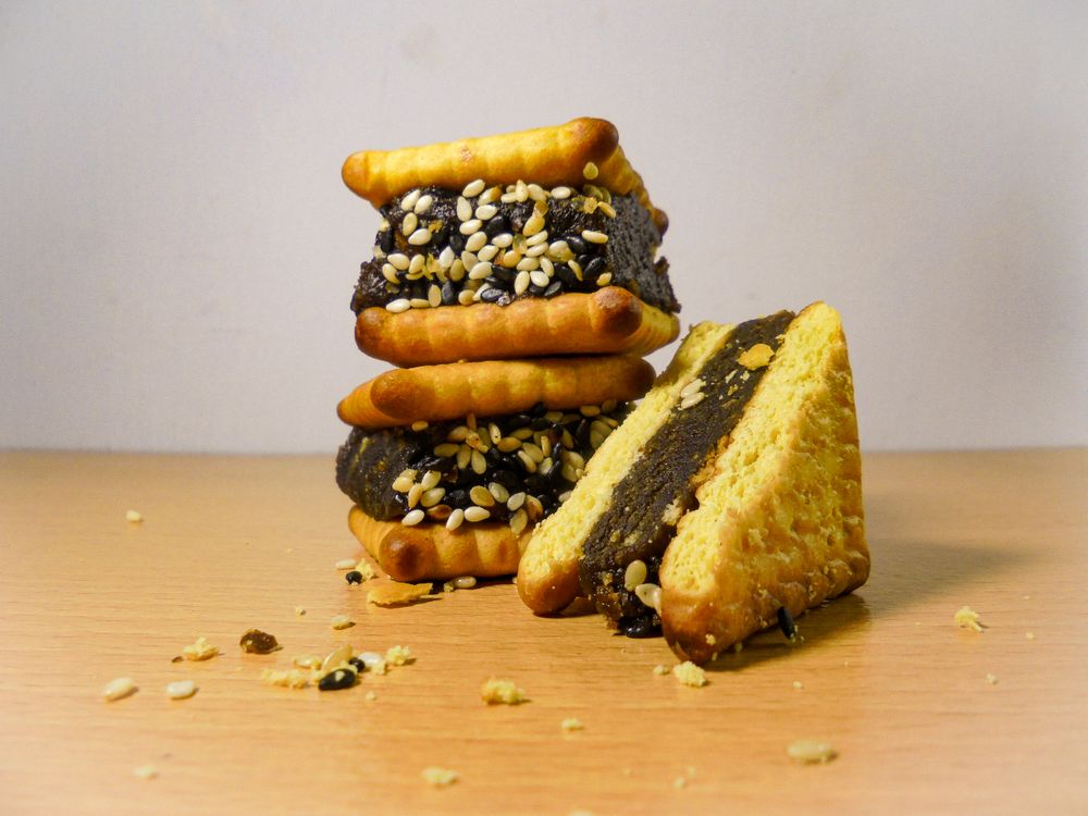 biscuit burger snack