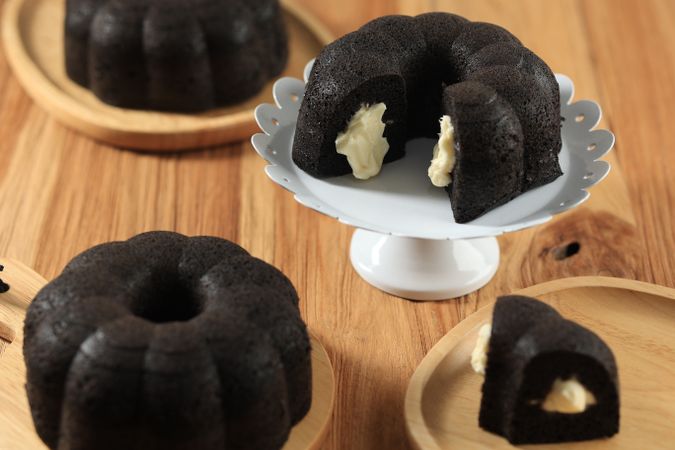 Mini Glutinous Rice Bundt Cake With Melted Cheese Filling