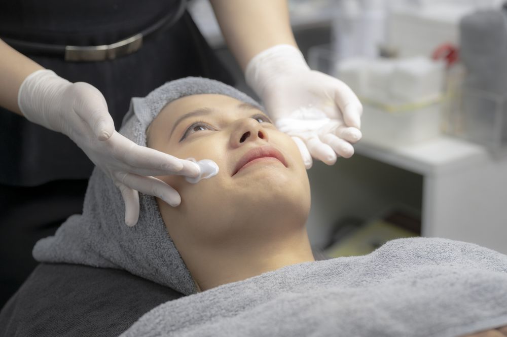 Young women facials from beauty experts.