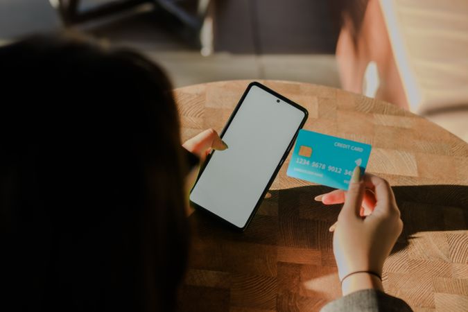 Mobile commerce: Secure contactless payment with smartphone and credit card