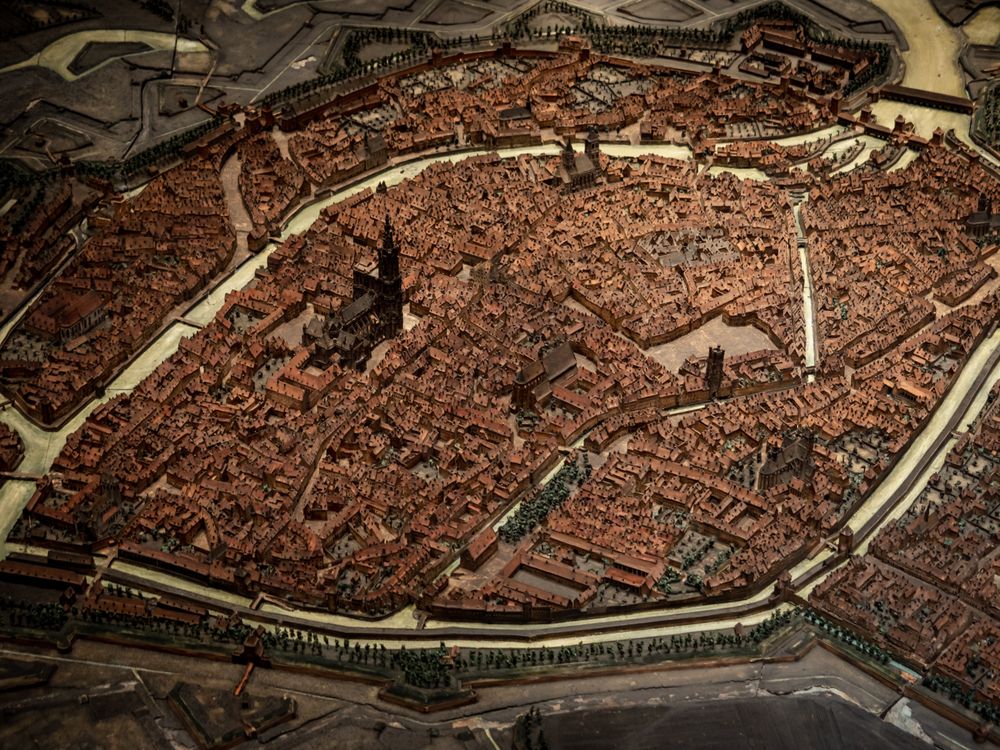 Scale model of the city of Strasbourg, models of houses and a cathedral.