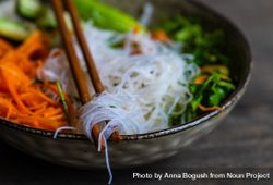 Glass noodles in sushi bowl bYqvxN