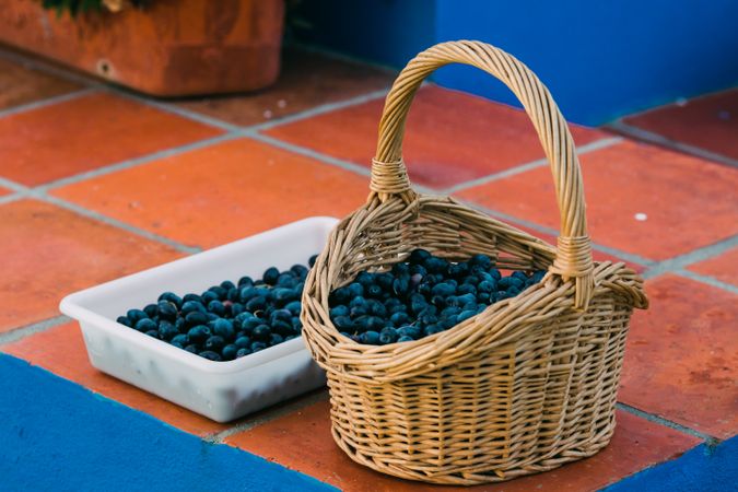 Basket and tray with olives
