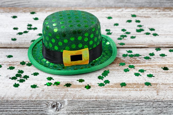 St Patrick hat and clovers in close up
