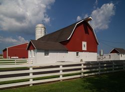 Large red barn along state highway 1 outside Milford, Delaware