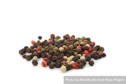 Close up of multi-colored peppercorns 4O86ab