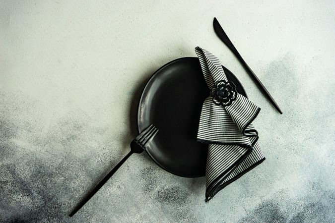 Minimalistic table setting with matching napkin