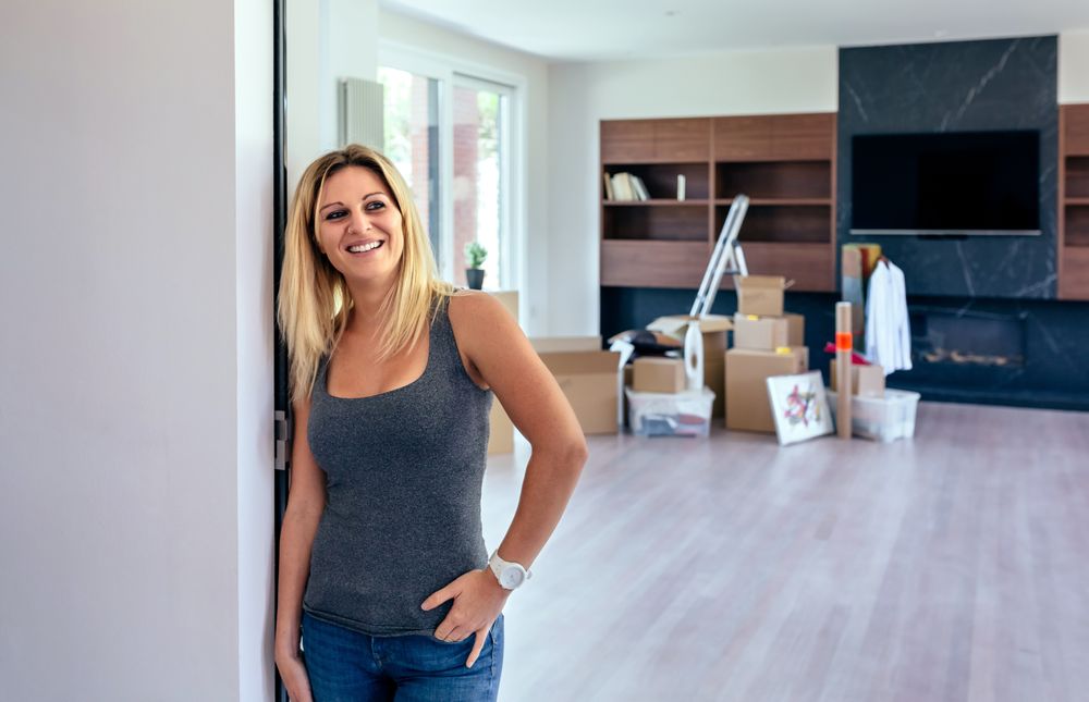 Woman posing in the living room