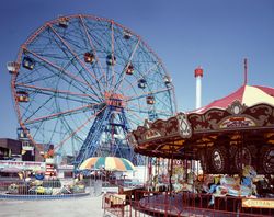 Ferris wheel at Coney Island, New York E47R65