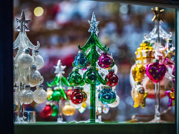 Glass decorative tree in Christmas market