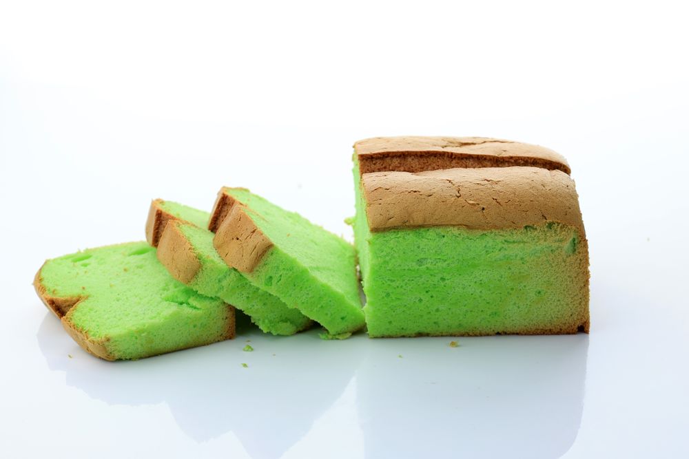 Bolu Pandan Panggang or Pandan Sponge Cake or Green Chiffon Cake
