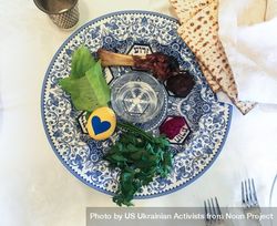 Passover Seder meal 4mW6AW