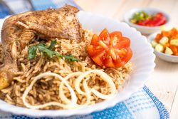Kebuli rice with fried chicken