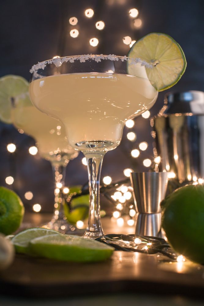Preparing a margarita cocktail