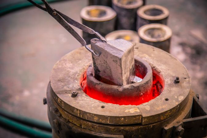 Metal ware heating in crucible