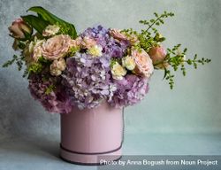 Fresh purple pastel summer floral gift with roses 0V6KJO