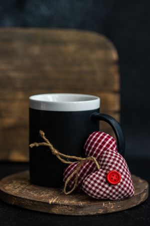 Mug with Valentine's checkered red heart decoration