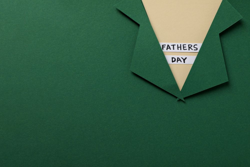 Inscription: "Father's Day" on a green background.