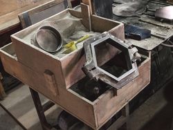 Metal mold construction for making ceramic tile