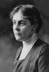 Alice Hamilton (1869 – 1970) was an American physician and author 5l29ob