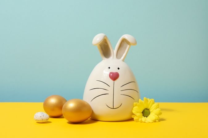 Concept of Richness and prosperity, golden eggs