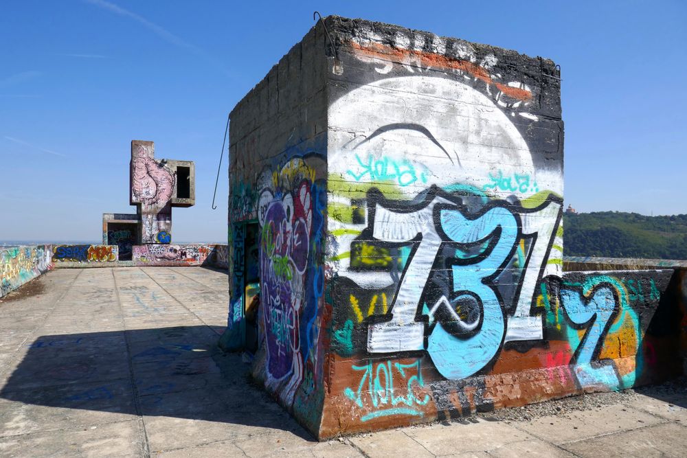 Graffiti on abandoned building