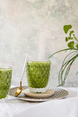 Healthy green smoothie detox