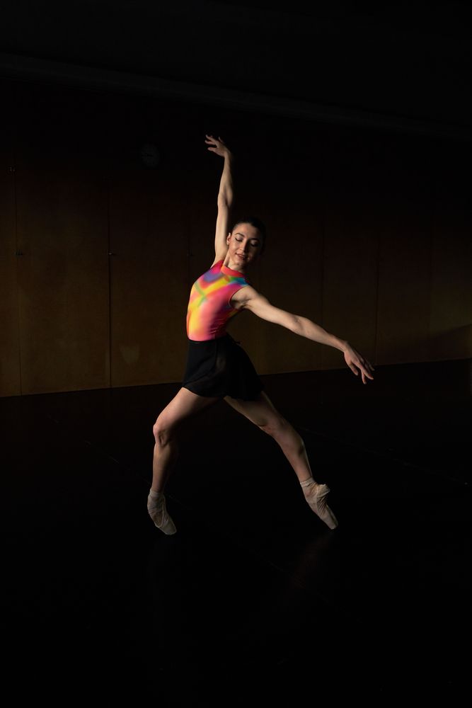 Warm-up and rehearsal of a professional ballet dancer